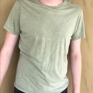 Green short sleeve shirt